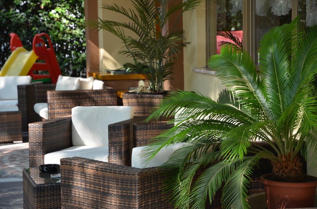 Hotel Monique Cervia Extérieur photo