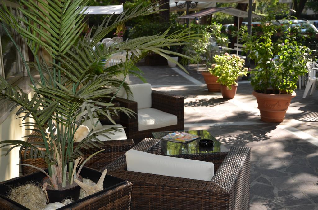 Hotel Monique Cervia Extérieur photo