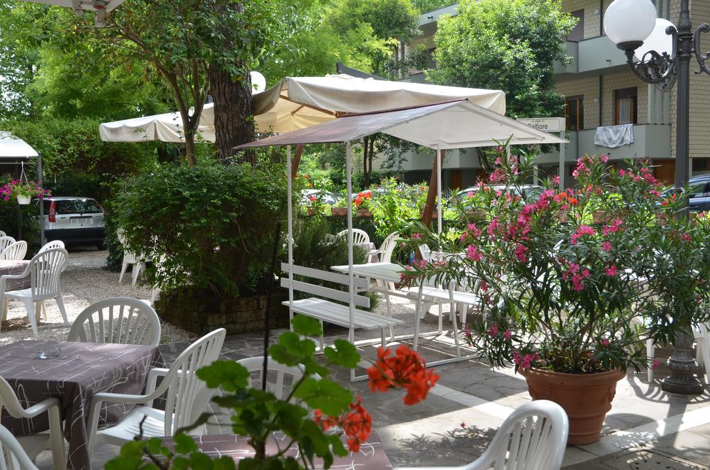 Hotel Monique Cervia Extérieur photo