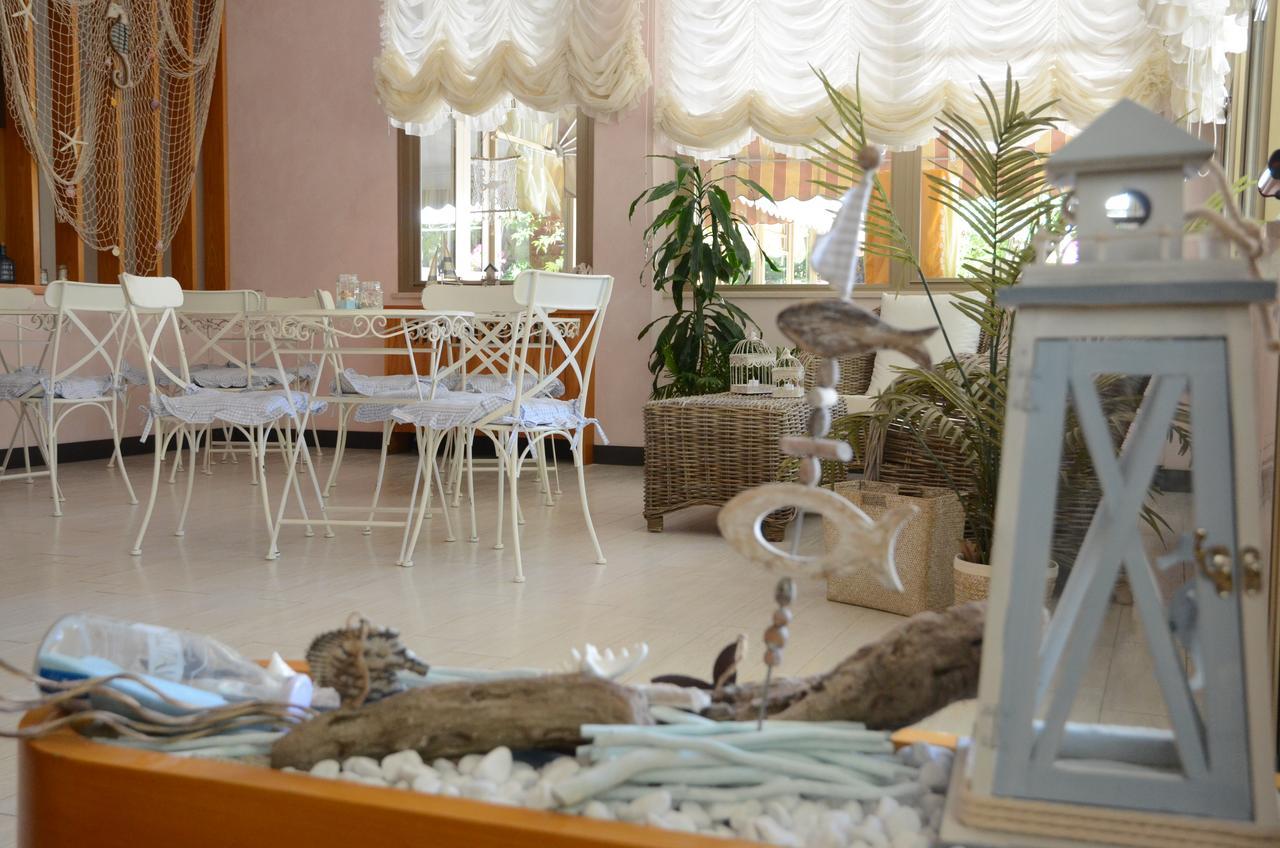 Hotel Monique Cervia Extérieur photo