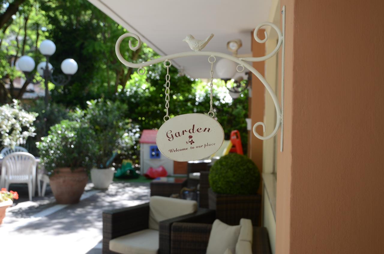 Hotel Monique Cervia Extérieur photo