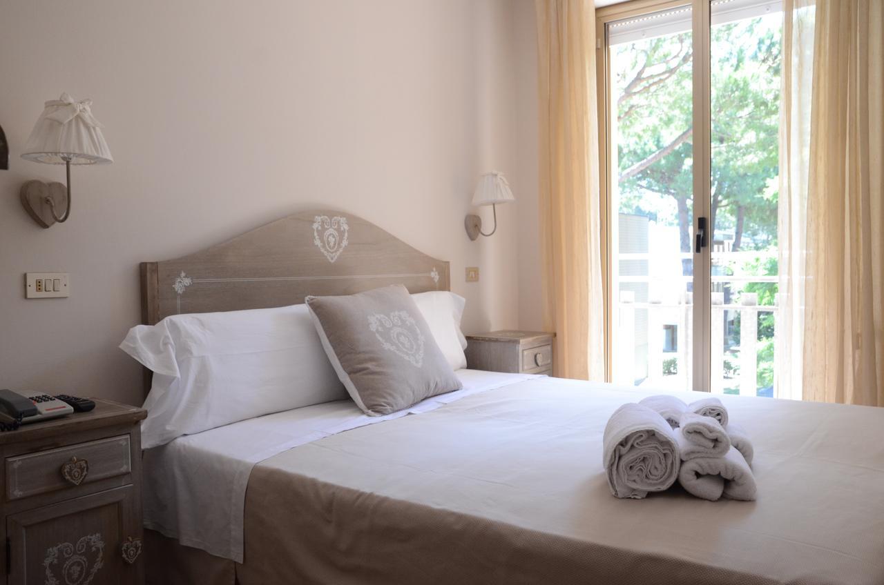 Hotel Monique Cervia Extérieur photo